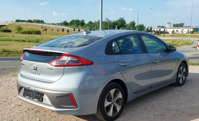 Hyundai IONIQ cena 73677 przebieg: 180000, rok produkcji 2017 z Pyzdry małe 92